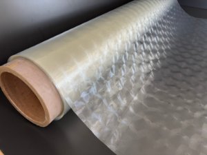 格子ウェーブ柄エンボス