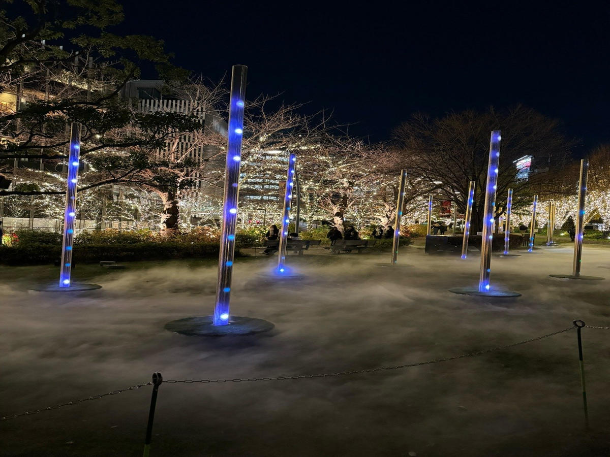 東京ミッドタウンでのイルミネーションに光拡散用途で当社エンボスフィルムが使用されました