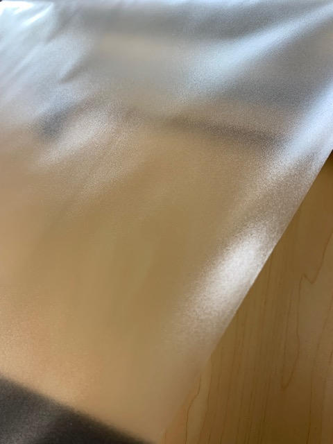 OPPフィルムへのマットエンボス加工